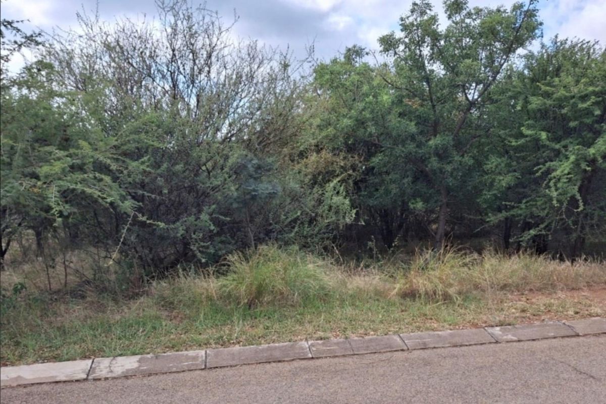 Come and discover a world of endless amenities where you can truly enjoy the best of both worlds! - Photo 2