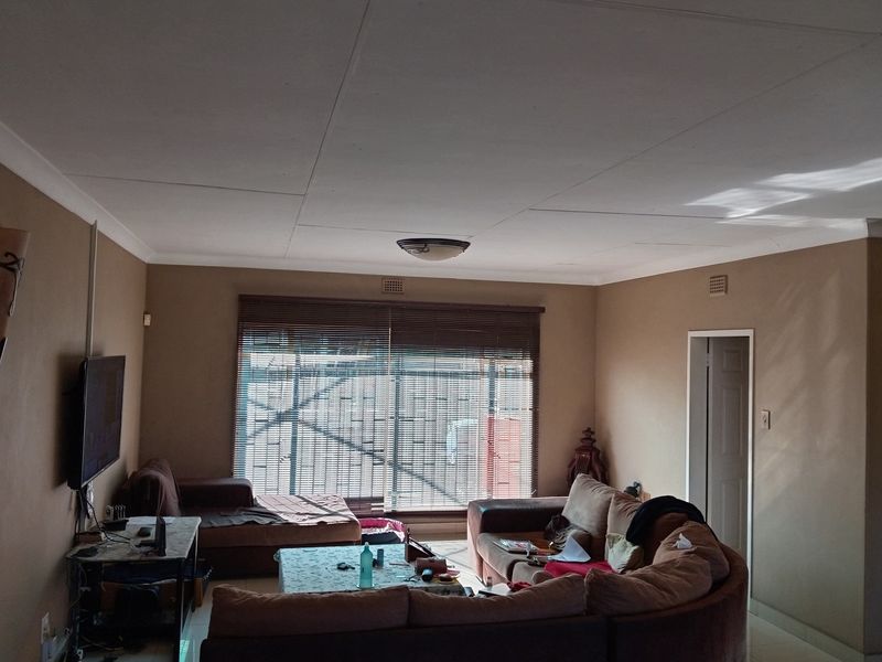 Spacious 4-Bedroom Home in Bethal - Guest House Potential Meets Everyday Luxury - Photo 2