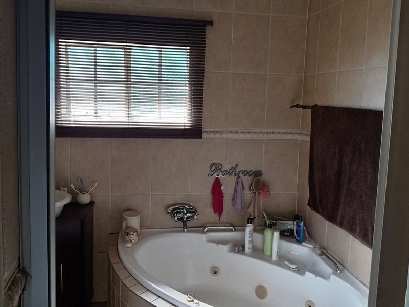 Spacious 4-Bedroom Home in Bethal - Guest House Potential Meets Everyday Luxury - Photo 8