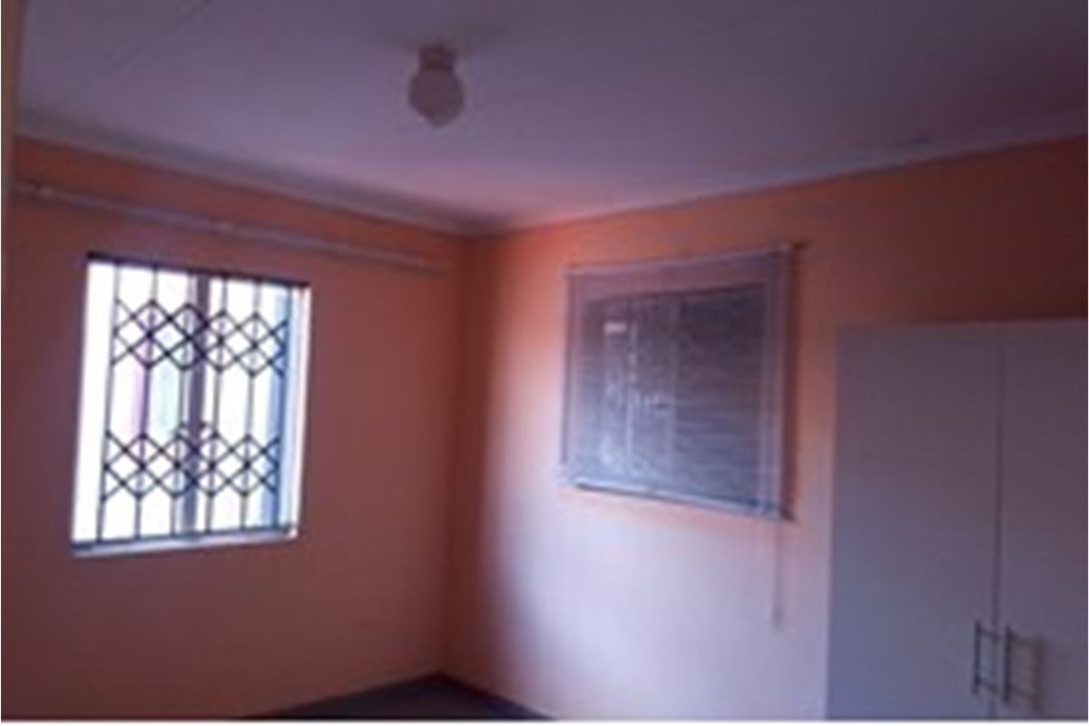 Investor's Sanctuary 3 Bedroom House - Photo 4