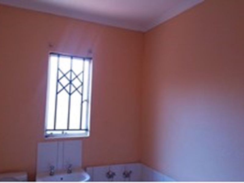 Investor's Sanctuary 3 Bedroom House - Photo 5