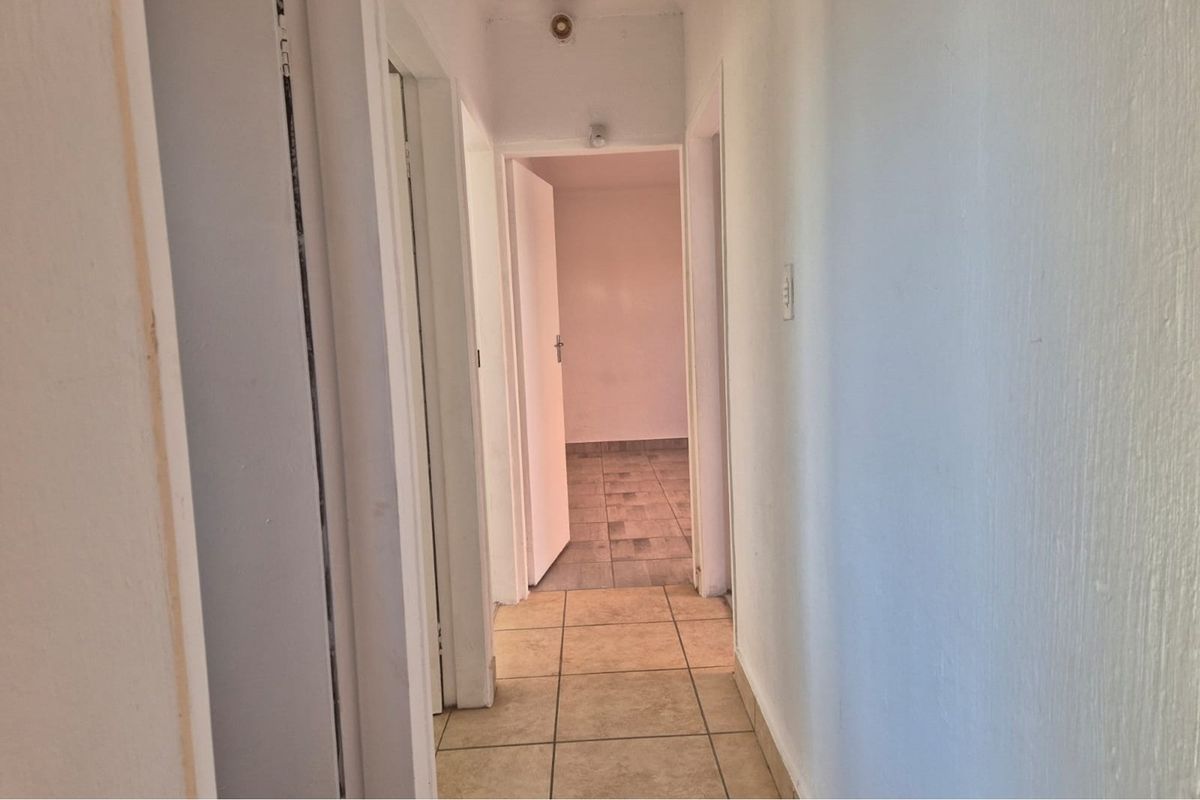 3 Bedroom House for Sale in IvyPark - Photo 3