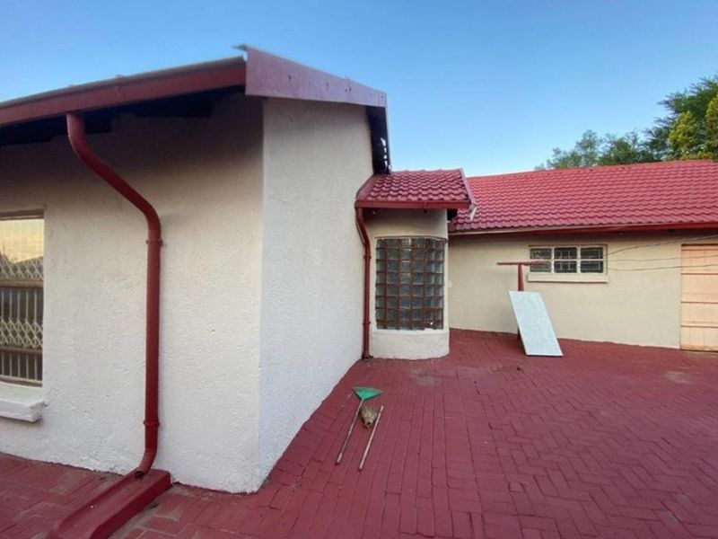 3 Bedroom House for Sale in IvyPark - Photo 2