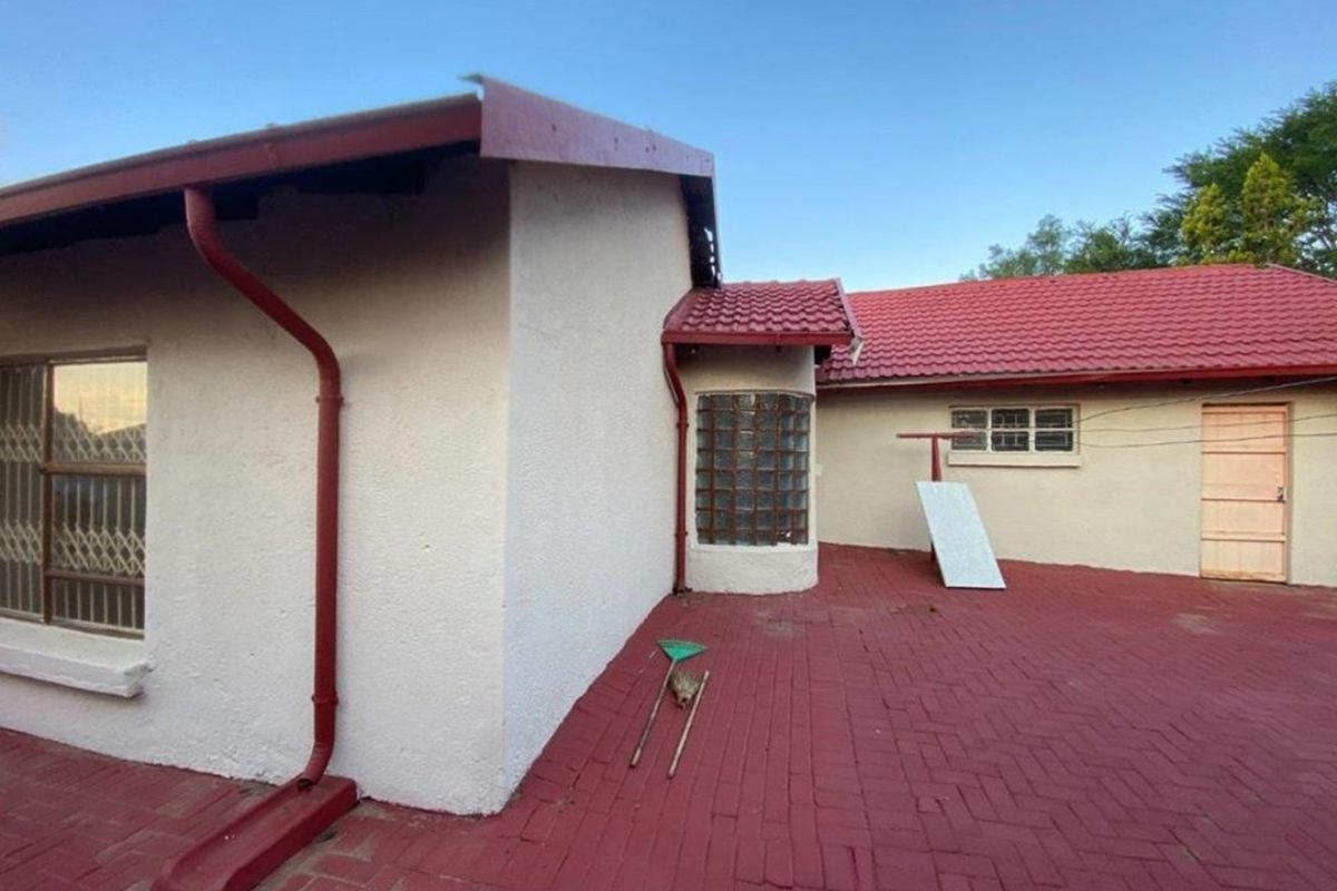 3 Bedroom House for Sale in IvyPark - Photo 2