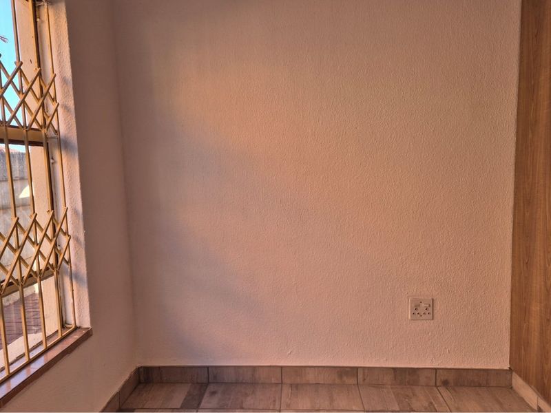 3 Bedroom House for Sale in IvyPark - Photo 6