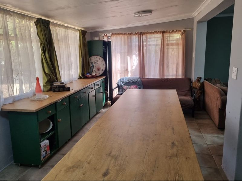 "Luxury 5-Bed Home in Lodeyko - Price Reduced!" - Photo 9