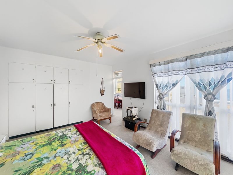 Seaside Bliss: 2.5-Bed North Beach Spacious Apartment - Photo 10