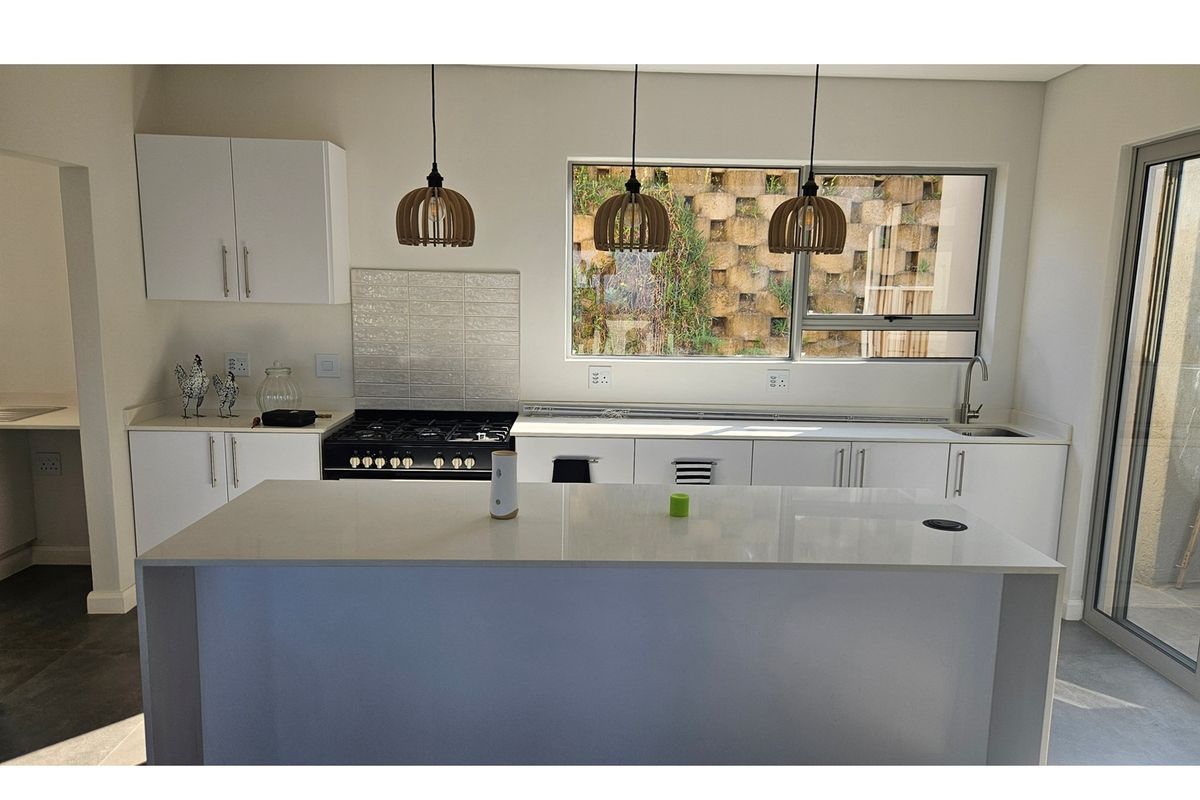 Pet-Friendly 3-Bedroom Townhouse for Sale in Zululami Eco Estate - Photo 4