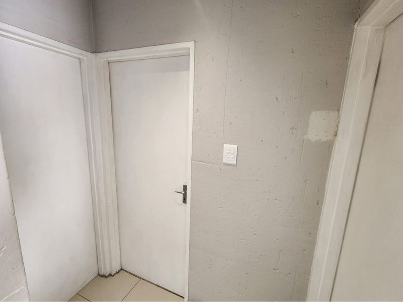 "Modern Apartment in Serene Lyndhurst Awaits You" - Photo 10