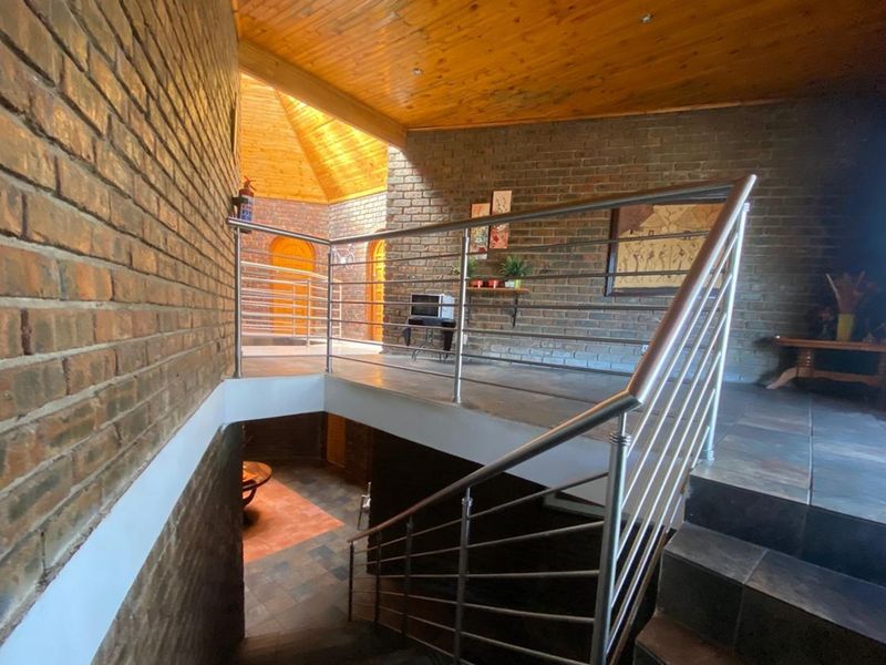 Exceptional 9-Bedroom Guesthouse for Sale in Central Newcastle - Prime Location - Photo 9