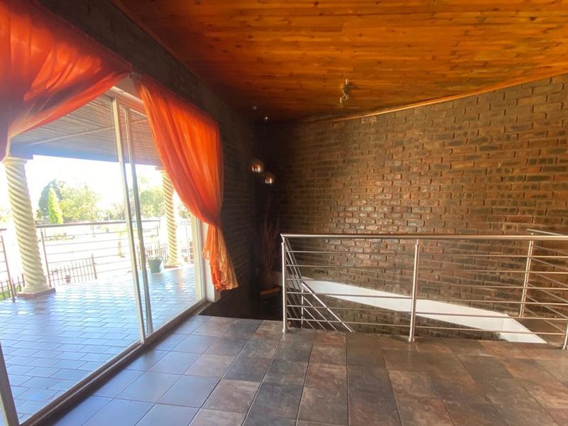 Exceptional 9-Bedroom Guesthouse for Sale in Central Newcastle - Prime Location - Photo 8
