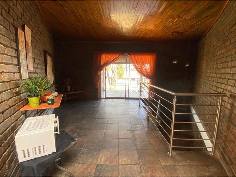 Exceptional 9-Bedroom Guesthouse for Sale in Central Newcastle - Prime Location - Photo 7