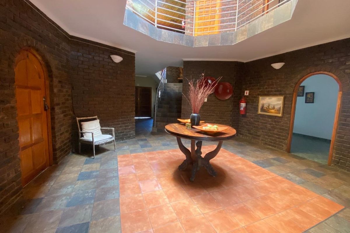 Exceptional 9-Bedroom Guesthouse for Sale in Central Newcastle - Prime Location - Photo 4