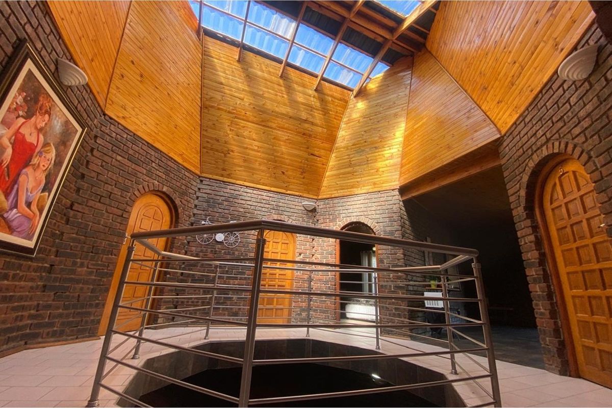 Exceptional 9-Bedroom Guesthouse for Sale in Central Newcastle - Prime Location - Photo 5