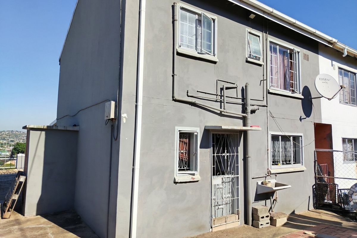 Spacious 3-Bedroom Extended Corner Duplex for Sale in Westham, Phoenix - Photo 2