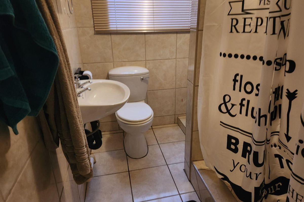 Cozy Ground Floor Apartment with Private Garden in Delarey, Roodepoort - Photo 5