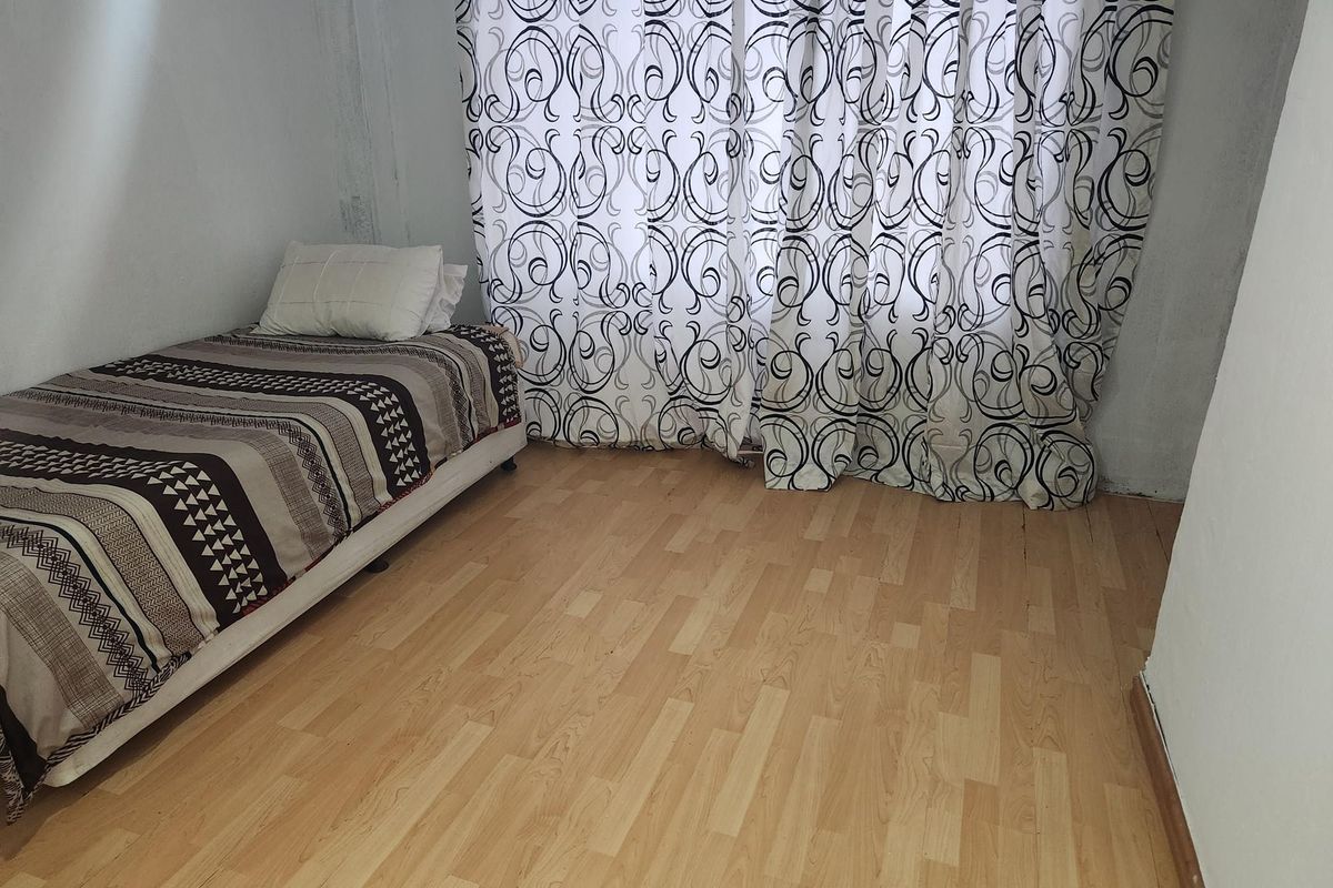 Cozy Ground Floor Apartment with Private Garden in Delarey, Roodepoort - Photo 4