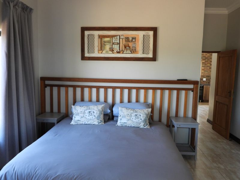 A Lifestyle of Leisure and Luxury in a Prestigious Golf Estate - Photo 9