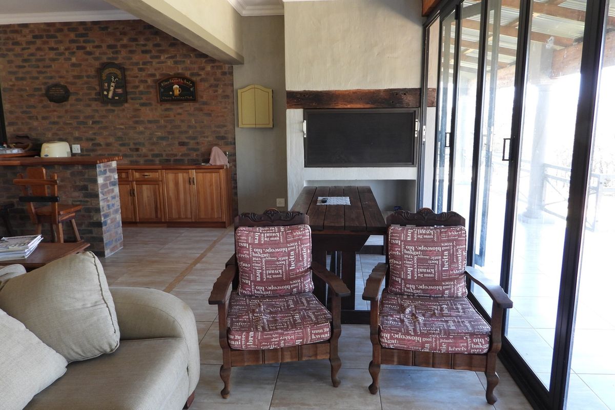 A Lifestyle of Leisure and Luxury in a Prestigious Golf Estate - Photo 4