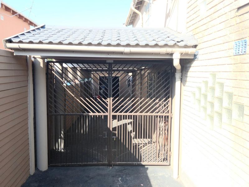 "Your Perfect Family Home Awaits - Comfort, Convenience, and Community in Every Corner." - Photo 3