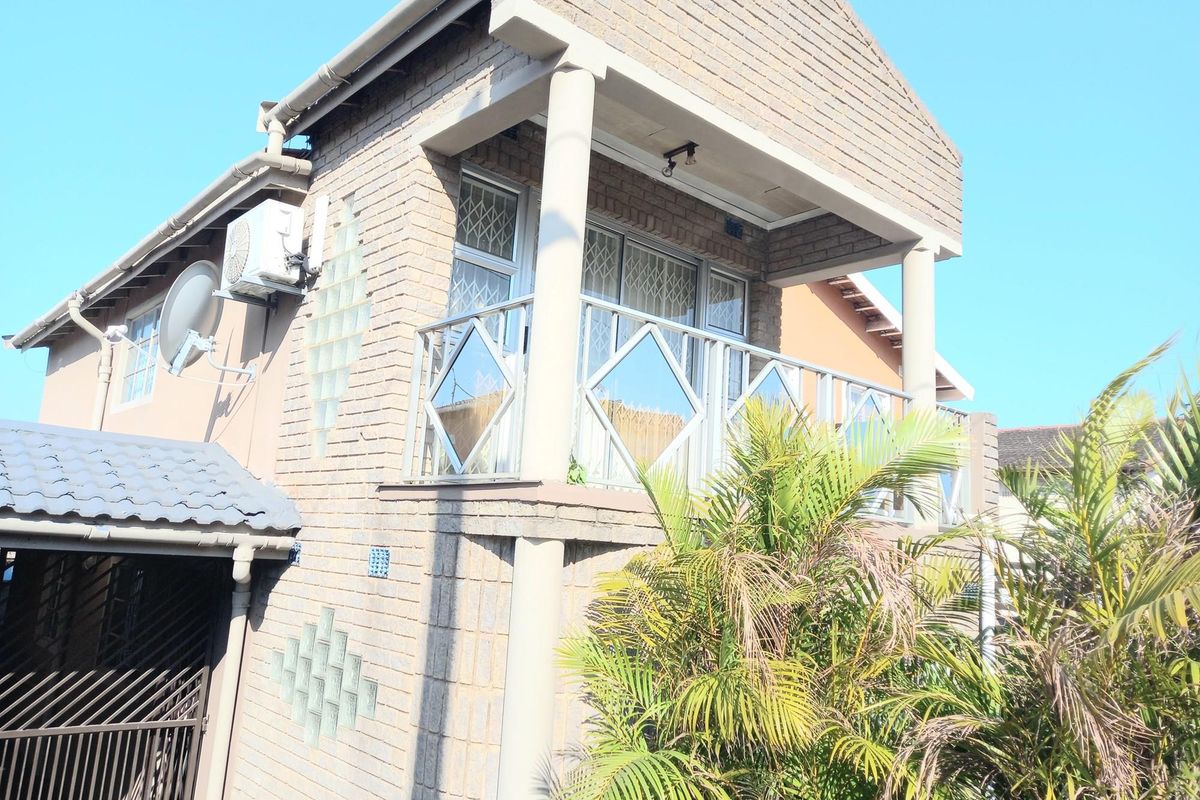 "Your Perfect Family Home Awaits - Comfort, Convenience, and Community in Every Corner." - Photo 4