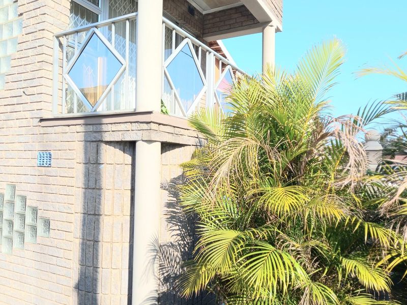 "Your Perfect Family Home Awaits - Comfort, Convenience, and Community in Every Corner." - Photo 2