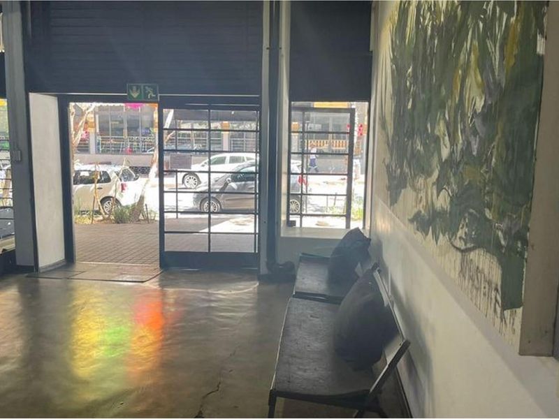 Fully Furnished Bachelor Apartment Up For Grabs in Johannesburg “Maboneng” - Photo 8