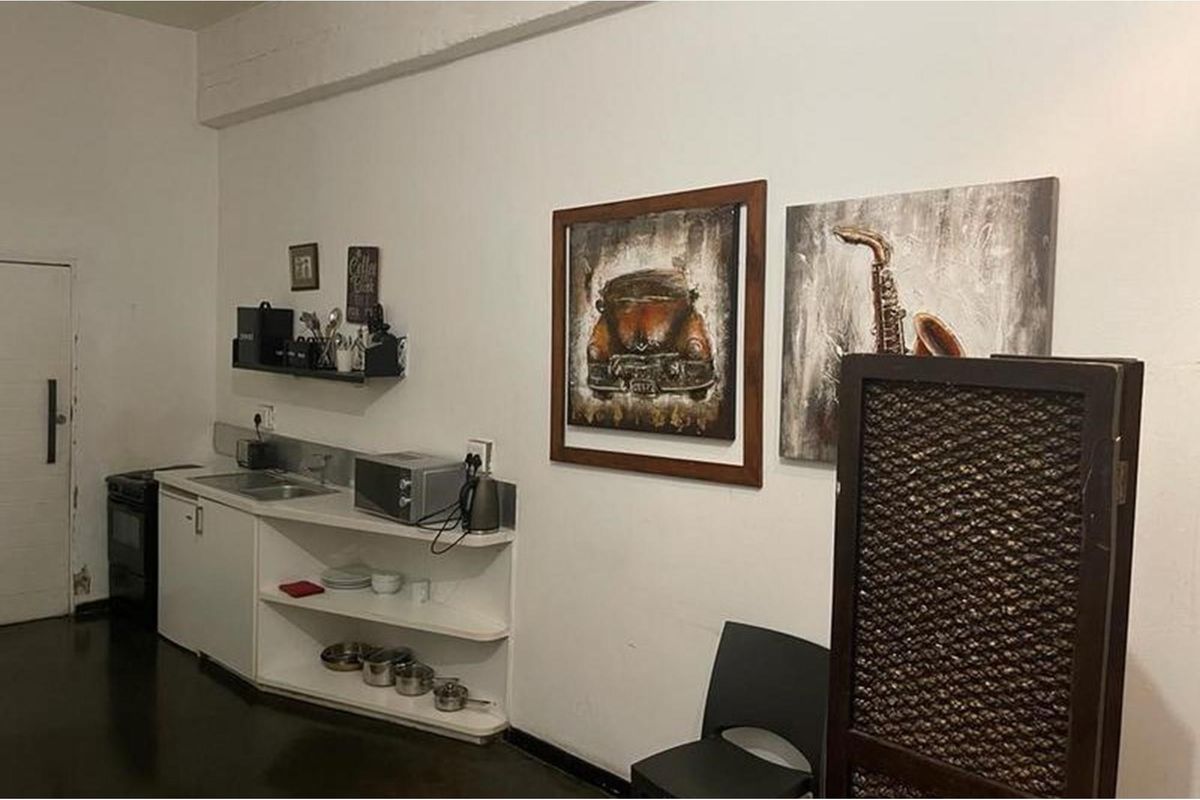 Fully Furnished Bachelor Apartment Up For Grabs in Johannesburg “Maboneng” - Photo 5