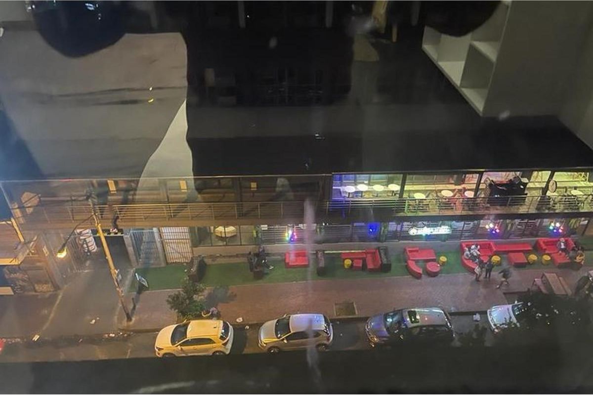 Fully Furnished Bachelor Apartment Up For Grabs in Johannesburg “Maboneng” - Photo 4