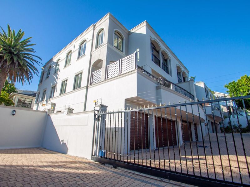 Invest in the lifestyle you deserve and make this luxurious Fresnaye haven your own - Photo 4