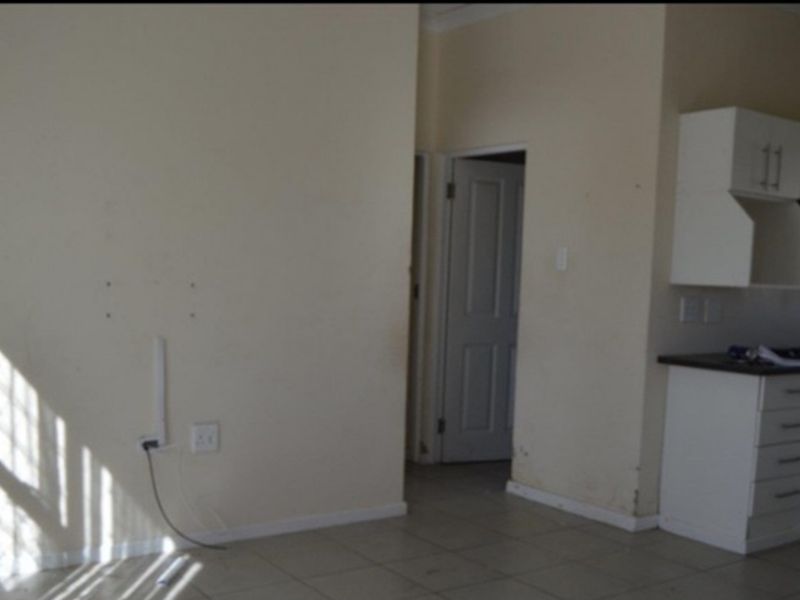 2-bedroom coastal starter home! - Photo 9