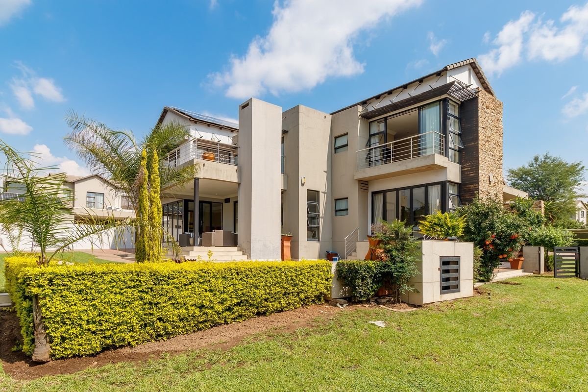 Timeless Elegance in Copperleaf Estate - Photo 2