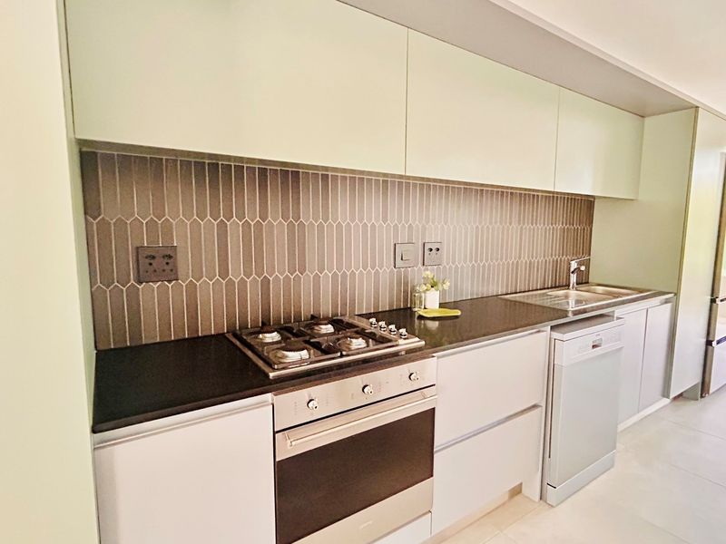 Brand New, Upmarket Development with Tranquil Green Views - Photo 5