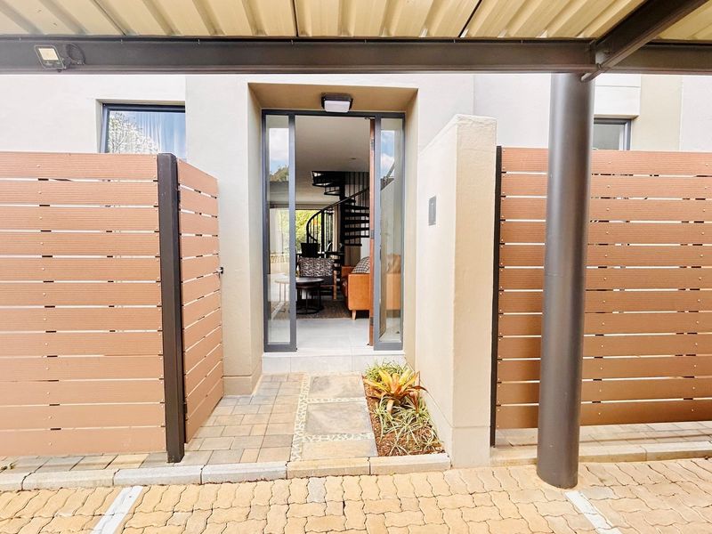 Brand New, Upmarket Development with Tranquil Green Views - Photo 2