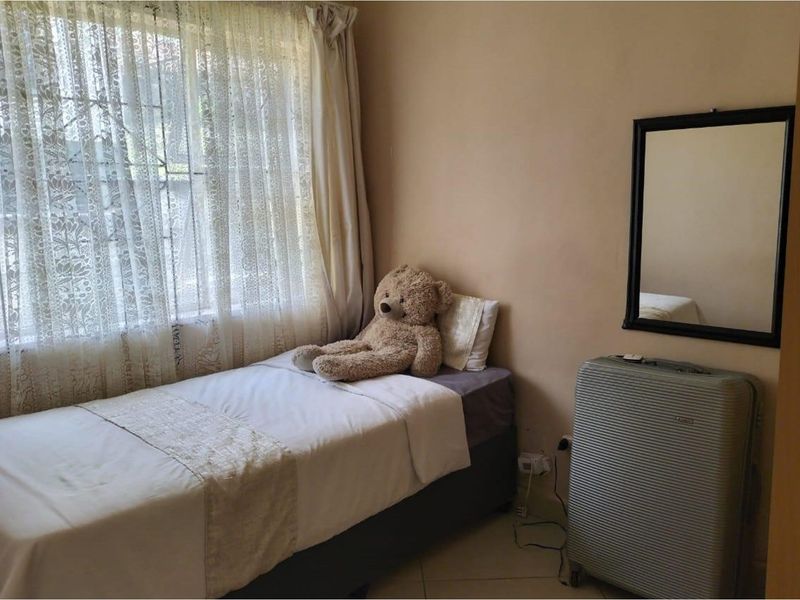 Charming 2-Bedroom Home in the Heart of Amalinda - Photo 9