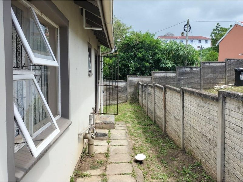 Charming 2-Bedroom Home in the Heart of Amalinda - Photo 4