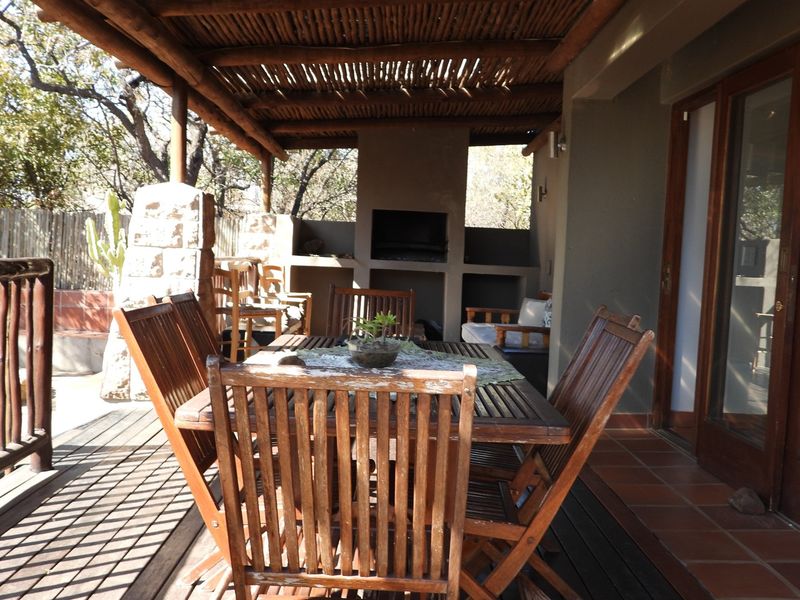 Experience luxury, wildlife, and tranquility in this secluded 2-bedroom lodge retreat - Photo 6