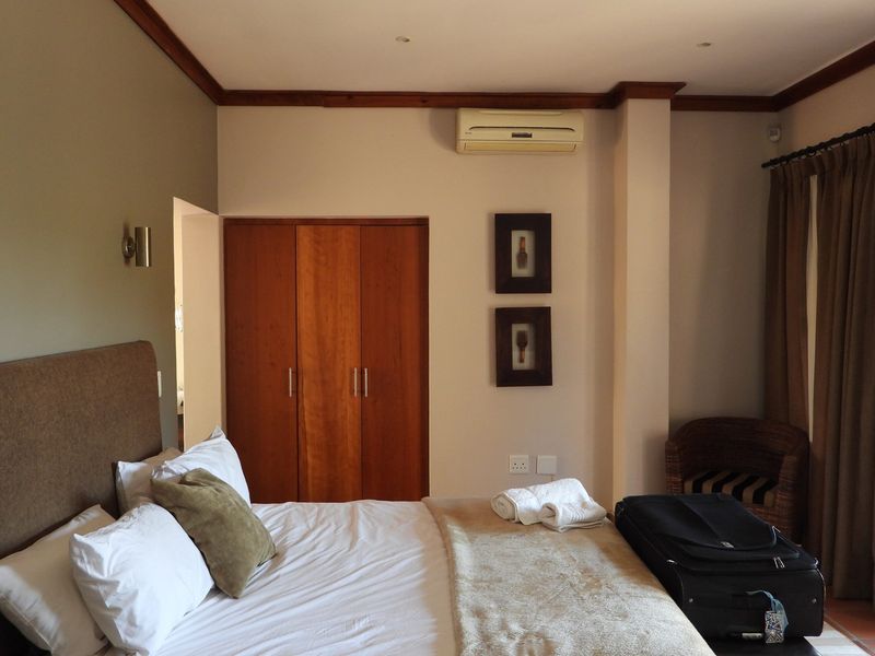 Experience luxury, wildlife, and tranquility in this secluded 2-bedroom lodge retreat - Photo 8