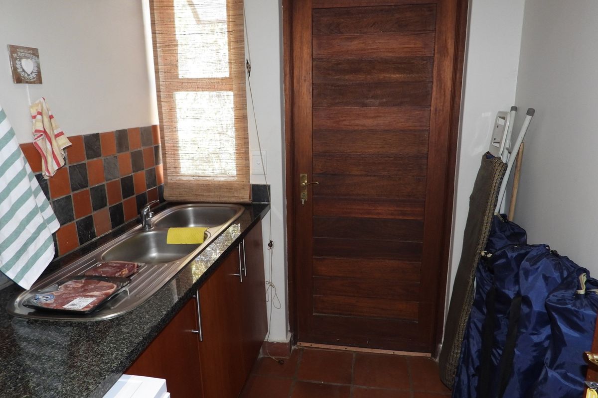 Experience luxury, wildlife, and tranquility in this secluded 2-bedroom lodge retreat - Photo 4