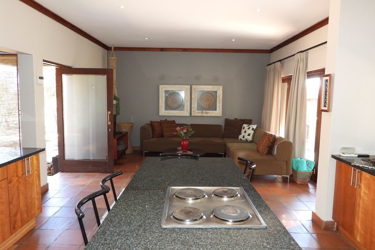 Experience luxury, wildlife, and tranquility in this secluded 2-bedroom lodge retreat - Photo 3