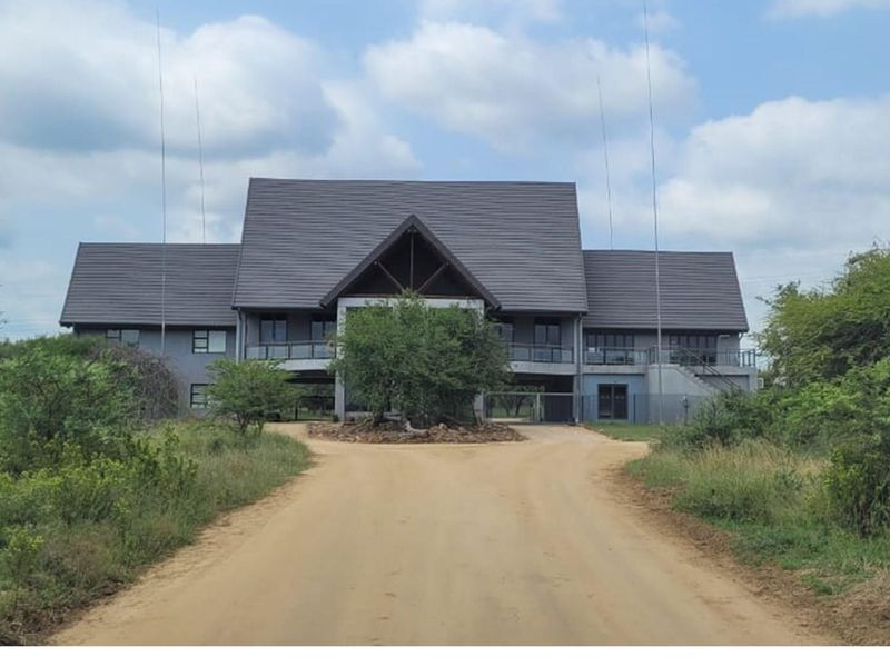 Southern  stand in lower Moditlo Wildlife Estate - Moria Farm, no noise, Big 4 and watering spots. - Photo 4