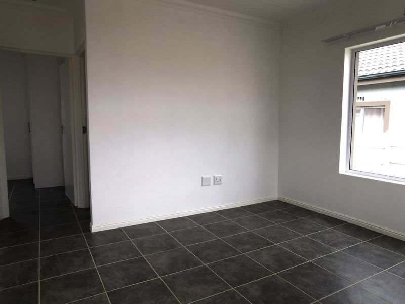 Brand New 2-Bedroom Home in Mountain Ridge Estate, Paarl - Photo 3