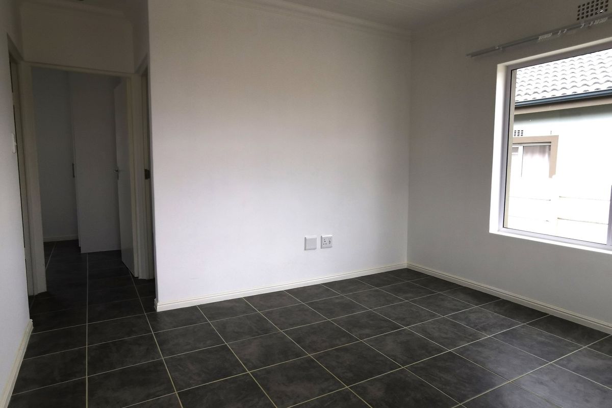 Brand New 2-Bedroom Home in Mountain Ridge Estate, Paarl - Photo 3