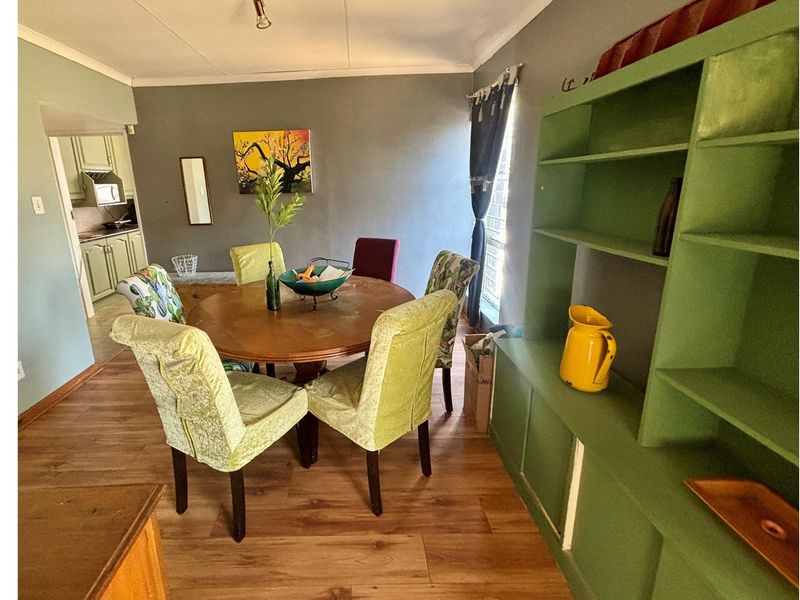 Modern 4-Bedroom Oasis with Spacious Garden & Ample Parking - Photo 7