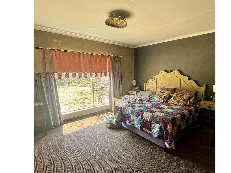 Modern 4-Bedroom Oasis with Spacious Garden, Ample Parking - Photo 2