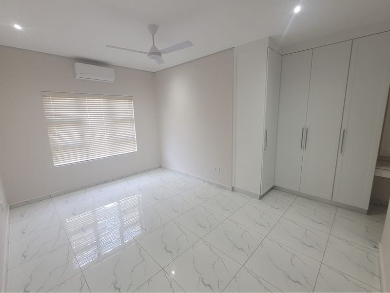 Exquisite 3-Bedroom Sanctuary in an Exclusive Estate - Photo 6