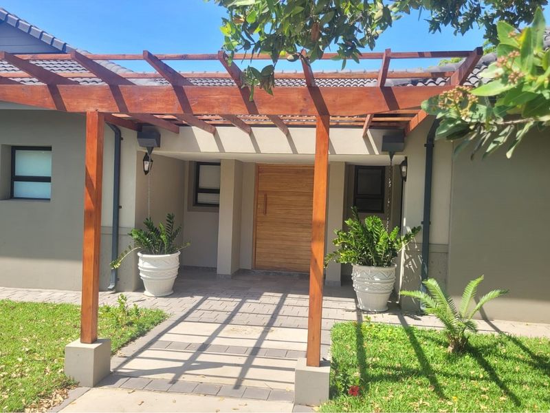 Exquisite 3-Bedroom Sanctuary in an Exclusive Estate - Photo 2