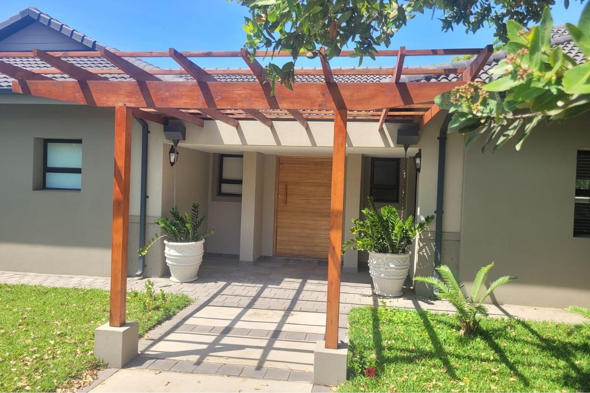 Exquisite 3-Bedroom Sanctuary in an Exclusive Estate - Photo 2