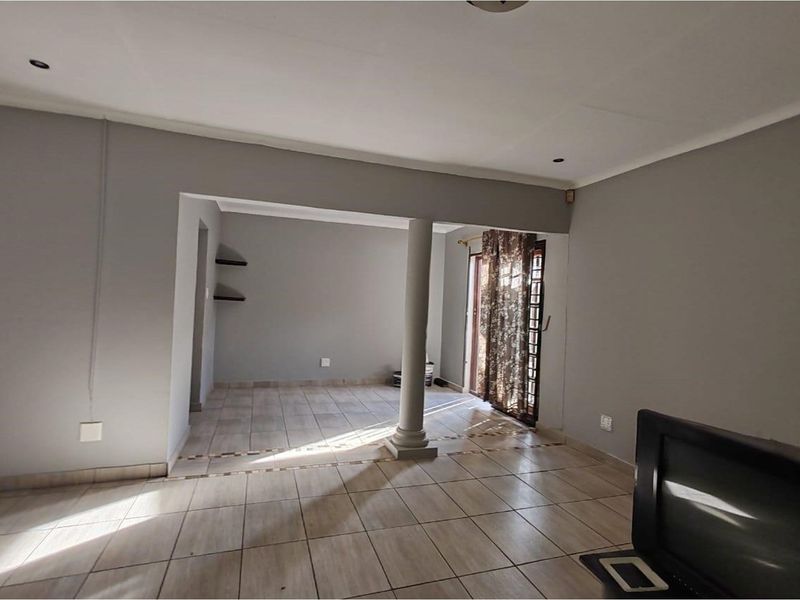 Modern family home - Photo 6