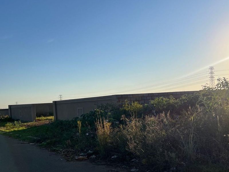 Villa Liza Vacant land with parameter wall for safety for R310 000 Developers dream - Photo 6